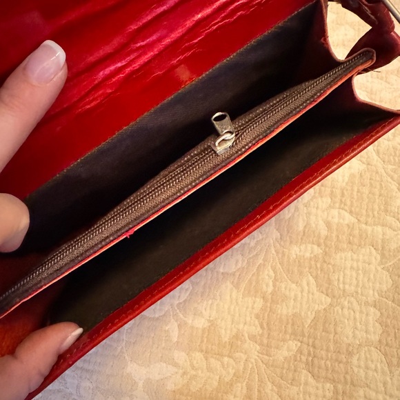 Red Embossed Leather Crossbody Bag and Wallet Set - Picture 7 of 11